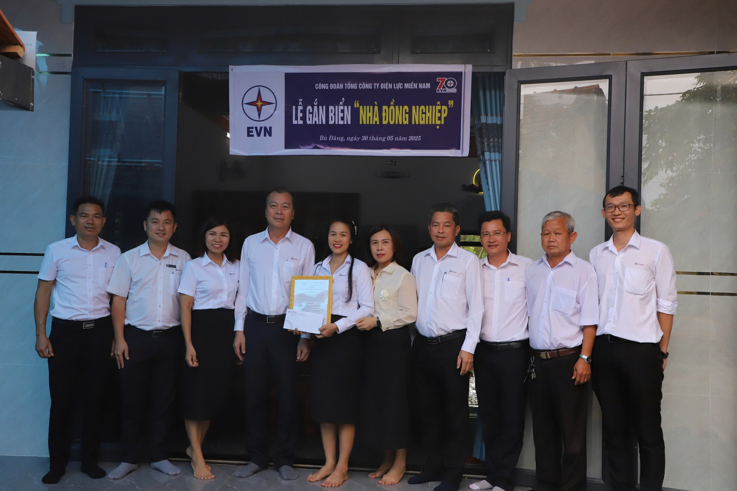 Dấu ấn 10 năm ‘Mái ấm Công đoàn’ của EVNSPC - Hiện thực hóa những ước mơ an cư cho công đoàn viên Dấu ấn 10 năm ‘Mái ấm Công đoàn’ của EVNSPC - Hiện thực hóa những ước mơ an cư cho công đoàn viên