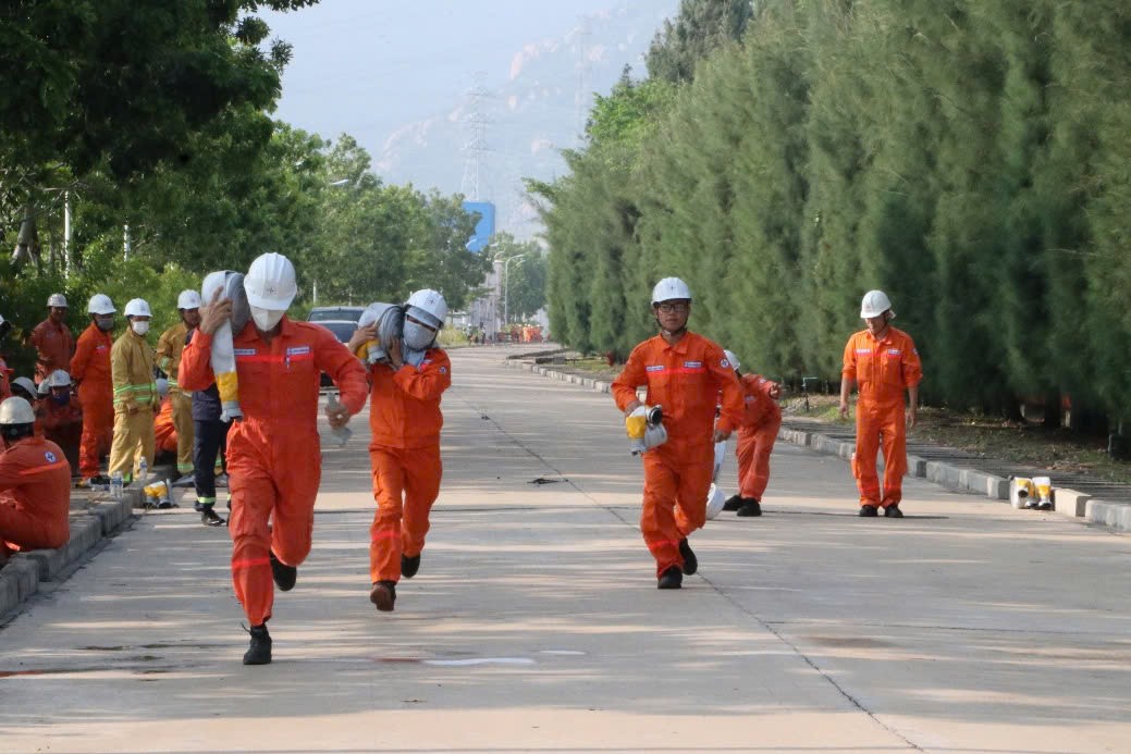 Nâng cao năng lực phòng cháy chữa cháy và cứu nạn cứu hộ tại Công ty Nhiệt điện Vĩnh Tân Nâng cao năng lực phòng cháy chữa cháy và cứu nạn cứu hộ tại Công ty Nhiệt điện Vĩnh Tân