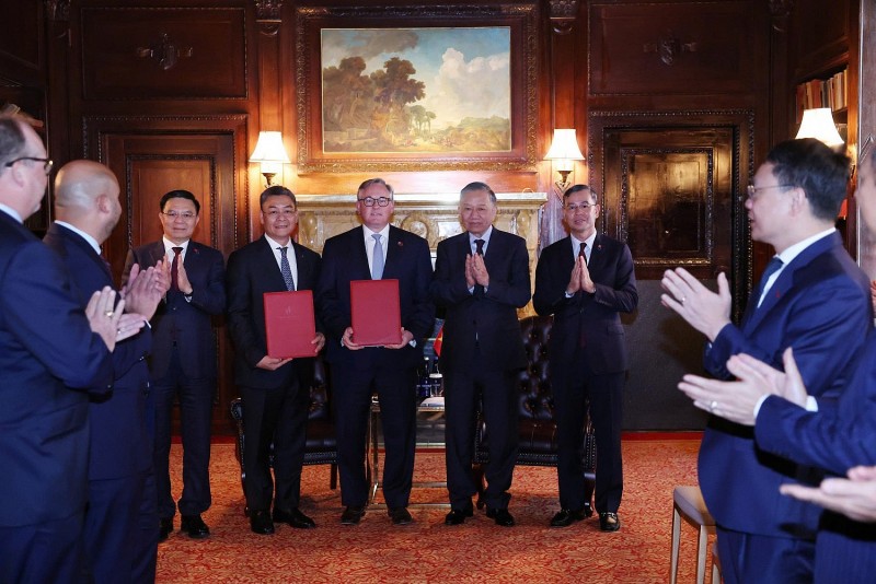 Petrovietnam và Murphy Oil (Hoa Kỳ) thỏa thuận hợp tác trong dự án mỏ Lạc Đà Vàng (Lô 15-1/05)