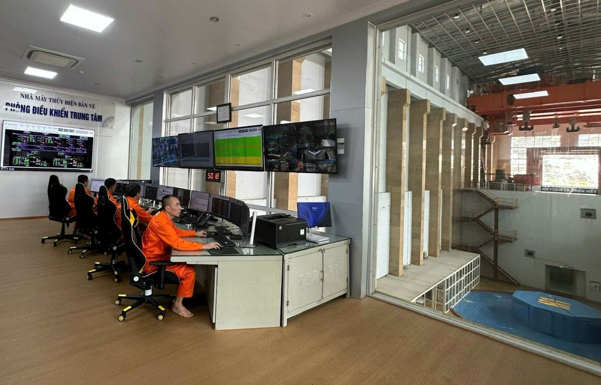 EVNGENCO1 sản xuất hơn 28 tỷ kWh điện trong 9 tháng đầu năm, nỗ lực hoàn thành mục tiêu 2026 EVNGENCO1 sản xuất hơn 28 tỷ kWh điện trong 9 tháng đầu năm, nỗ lực hoàn thành mục tiêu 2026