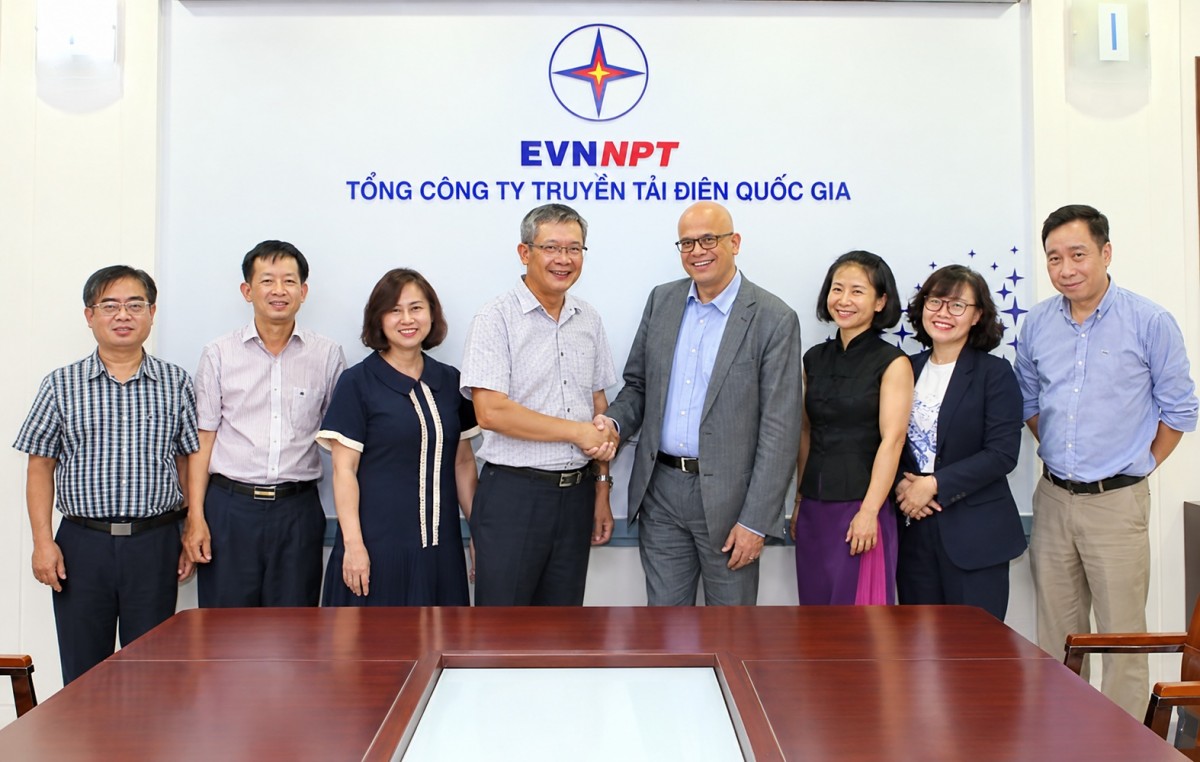 EVNNPT đa dạng hóa nguồn vốn, tạo nguồn lực phát triển lưới truyền tải điện đến năm 2030 EVNNPT đa dạng hóa nguồn vốn, tạo nguồn lực phát triển lưới truyền tải điện đến năm 2030