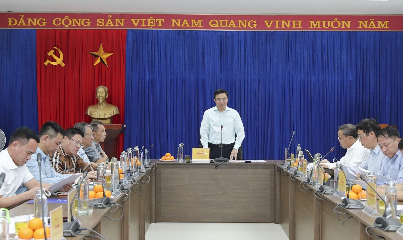 Bộ trưởng Công Thương Lê Mạnh Hùng kiểm tra tình hình triển khai các dự án tại Trung tâm Điện lực Quảng Trạch Bộ trưởng Công Thương Lê Mạnh Hùng kiểm tra tình hình triển khai các dự án tại Trung tâm Điện lực Quảng Trạch