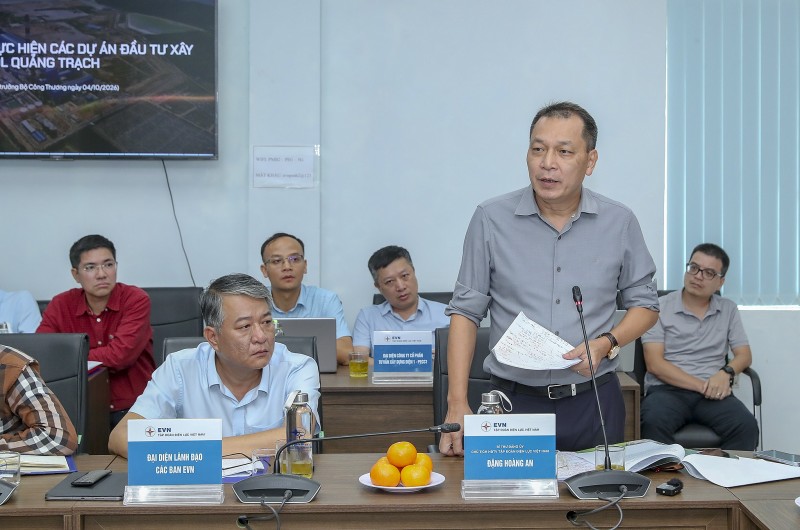 Bộ trưởng Công Thương Lê Mạnh Hùng kiểm tra tình hình triển khai các dự án tại Trung tâm Điện lực Quảng Trạch Bộ trưởng Công Thương Lê Mạnh Hùng kiểm tra tình hình triển khai các dự án tại Trung tâm Điện lực Quảng Trạch