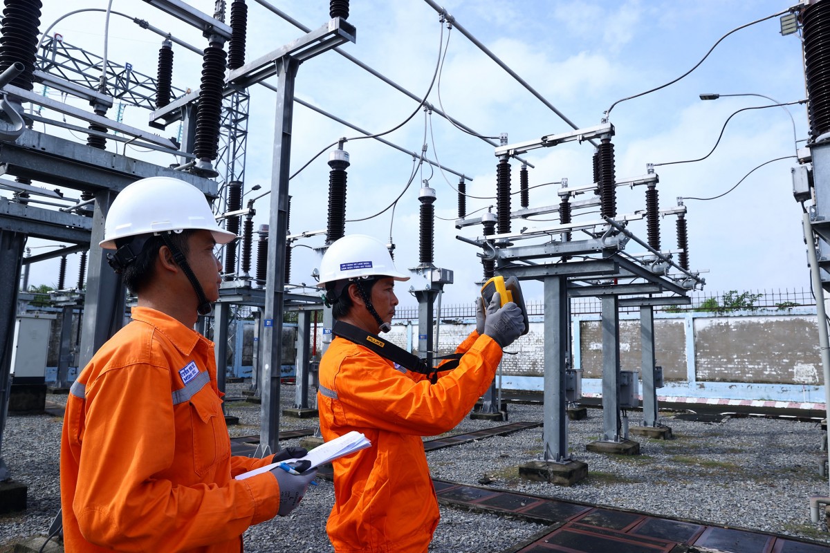 Ngành điện miền Nam sẵn sàng hạ tầng điện thu hút đầu tư vào các khu công nghiệp Ngành điện miền Nam sẵn sàng hạ tầng điện thu hút đầu tư vào các khu công nghiệp