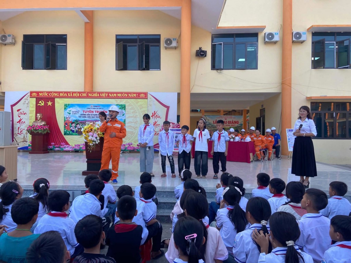 Công ty Điện lực Sơn La tuyên truyền sử dụng điện an toàn, tiết kiệm cho hơn 1.000 học sinh Công ty Điện lực Sơn La tuyên truyền sử dụng điện an toàn, tiết kiệm cho hơn 1.000 học sinh