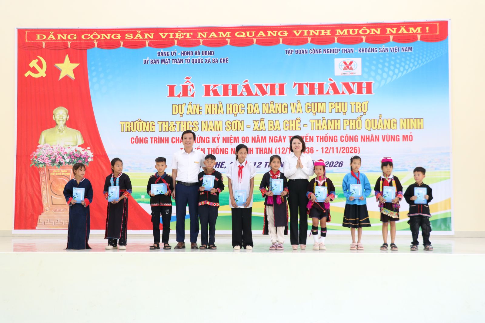Khánh thành Nhà học đa năng và cụm phụ trợ Trường Trung học và Trung học cơ sở Nam Sơn (Quảng Ninh) do TKV tài trợ