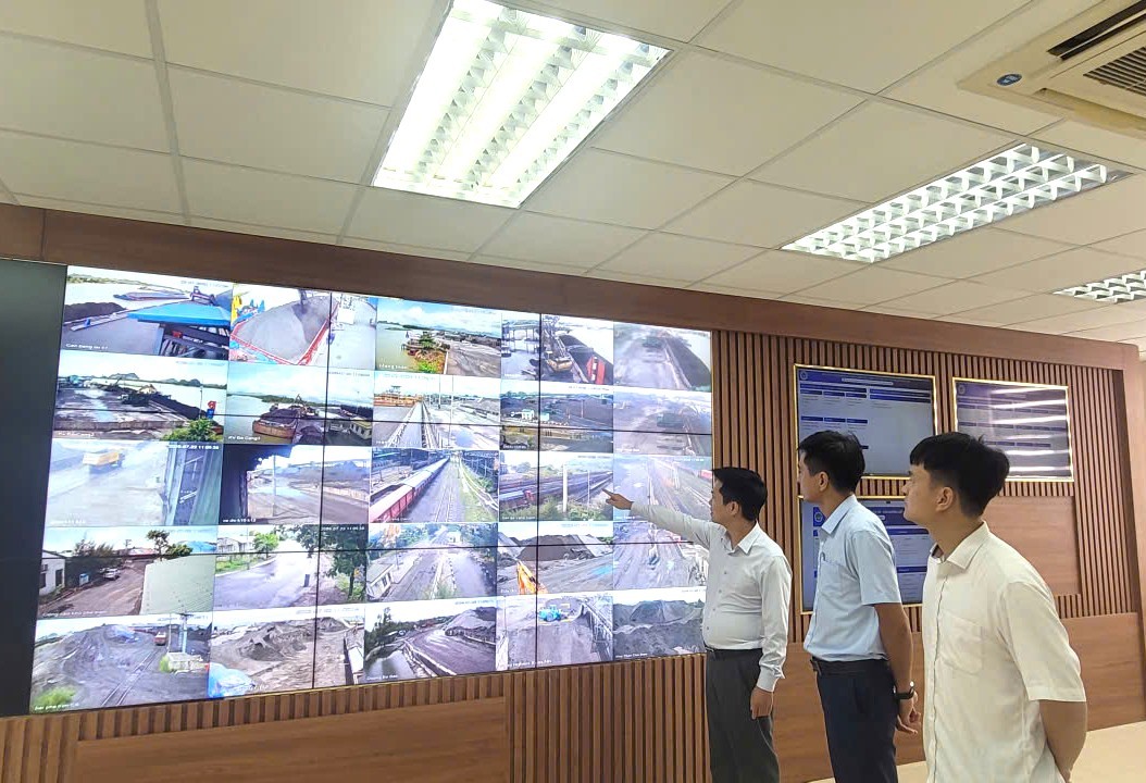 TKV đẩy mạnh chuyển đổi số trong quản lý và sản xuất, hướng đến doanh nghiệp số vào năm 2030 TKV đẩy mạnh chuyển đổi số trong quản lý và sản xuất, hướng đến doanh nghiệp số vào năm 2030