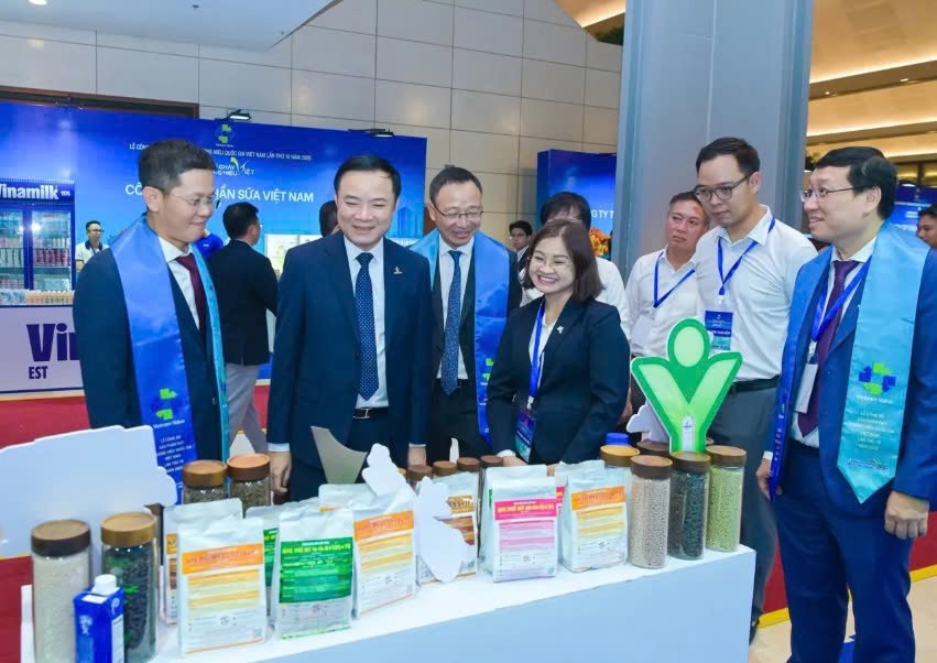 PVFCCo - Phú Mỹ lần thứ 7 liên tiếp đạt Thương hiệu quốc gia Việt Nam PVFCCo - Phú Mỹ lần thứ 7 liên tiếp đạt Thương hiệu quốc gia Việt Nam