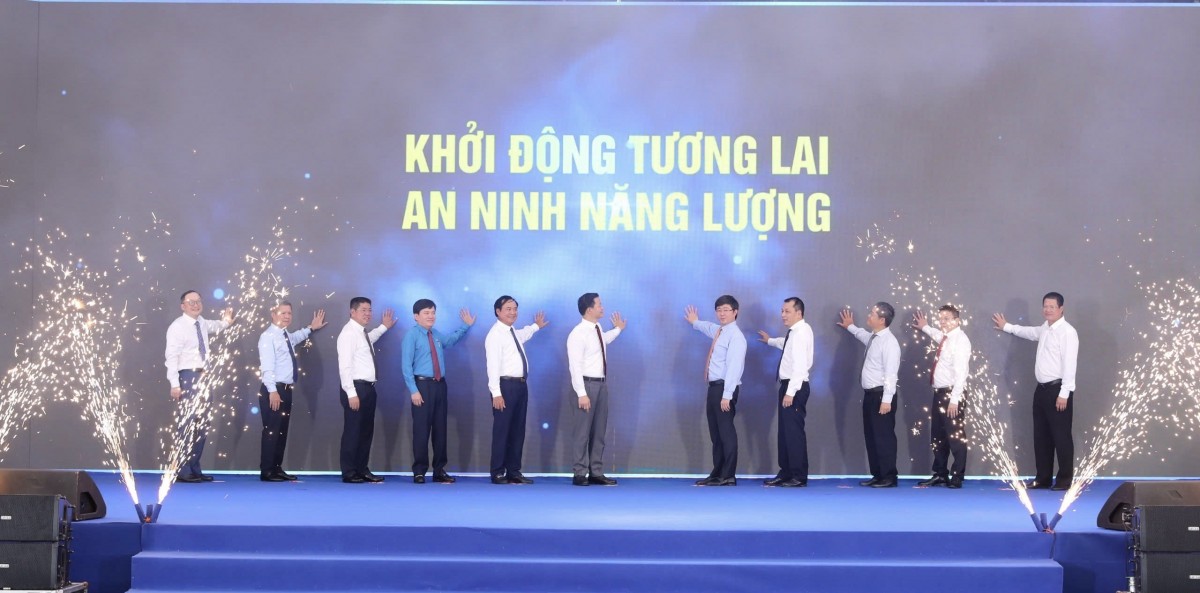 Khởi công dự án Nhiệt điện LNG Quảng Trạch 2 và công bố phát điện Nhiệt điện Quảng Trạch 1 lên lưới quốc gia Khởi công dự án Nhiệt điện LNG Quảng Trạch 2 và công bố phát điện Nhiệt điện Quảng Trạch 1 lên lưới quốc gia