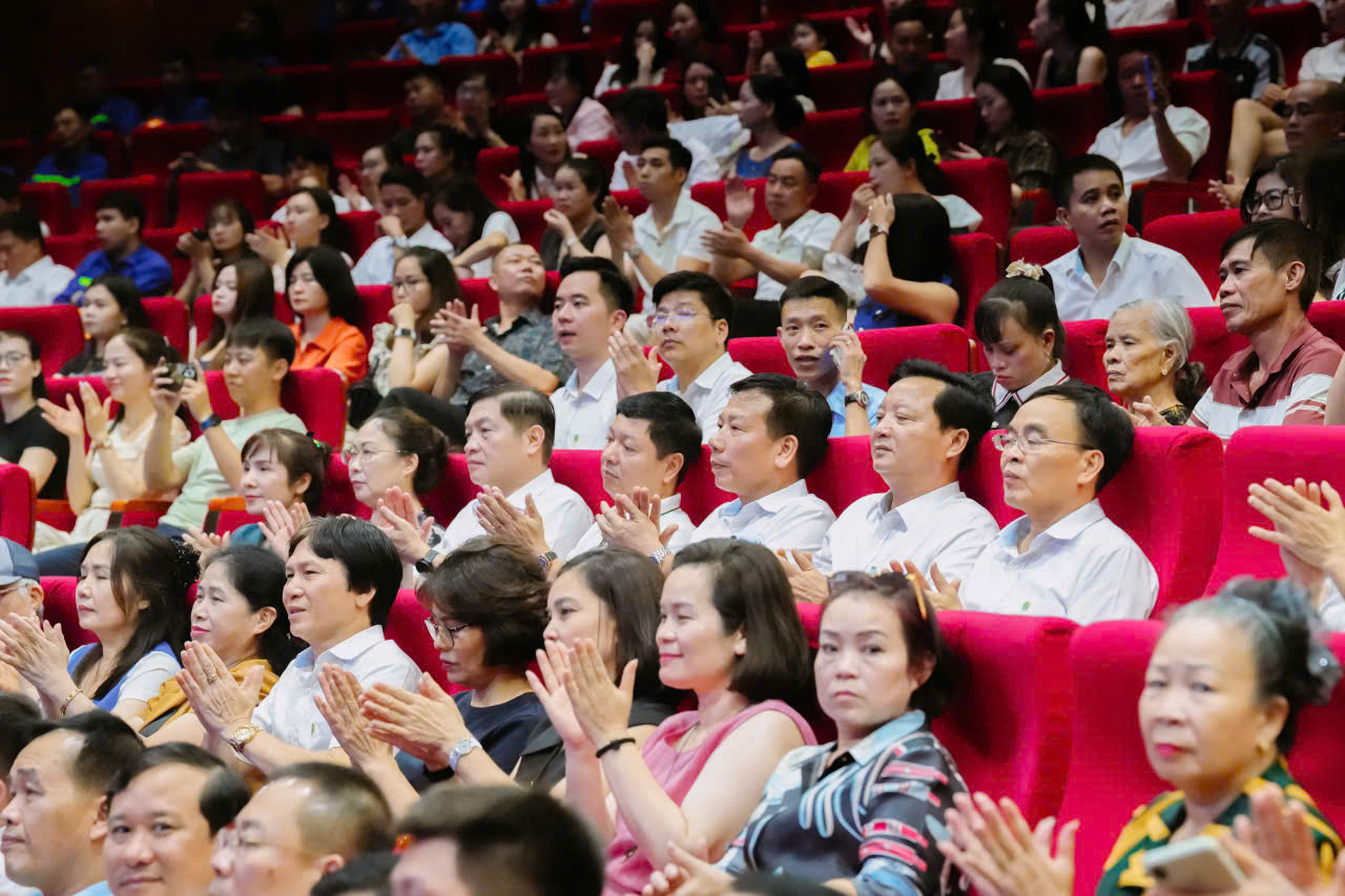 Khai mạc Hội diễn Nghệ thuật quần chúng TKV năm 2026