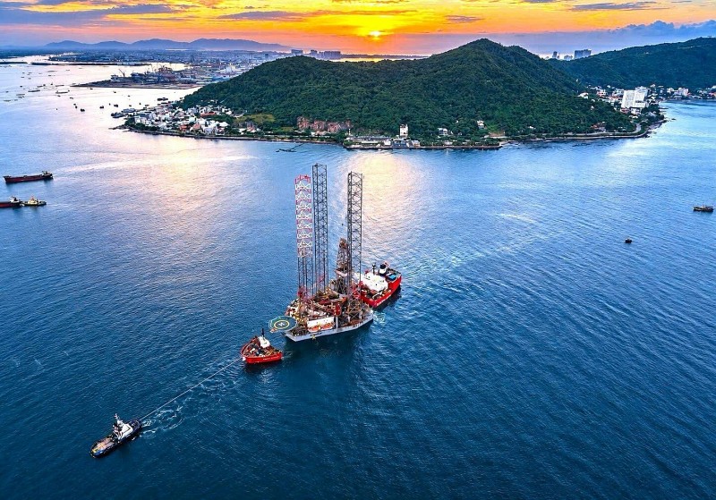 Giàn khoan PV DRILLING X vượt 7.261 hải lý (từ Namibia về Khu neo đậu Vũng Tàu) an toàn Giàn khoan PV DRILLING X vượt 7.261 hải lý (từ Namibia về Khu neo đậu Vũng Tàu) an toàn
