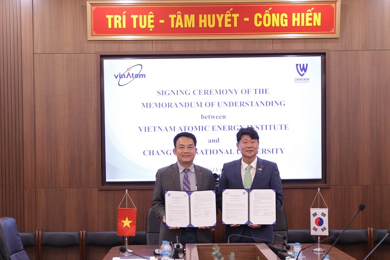 VINATOM cùng Đại học Quốc gia Changwon (Hàn Quốc) ký bản ghi nhớ hợp tác về khoa học và công nghệ hạt nhân VINATOM cùng Đại học Quốc gia Changwon (Hàn Quốc) ký bản ghi nhớ hợp tác về khoa học và công nghệ hạt nhân