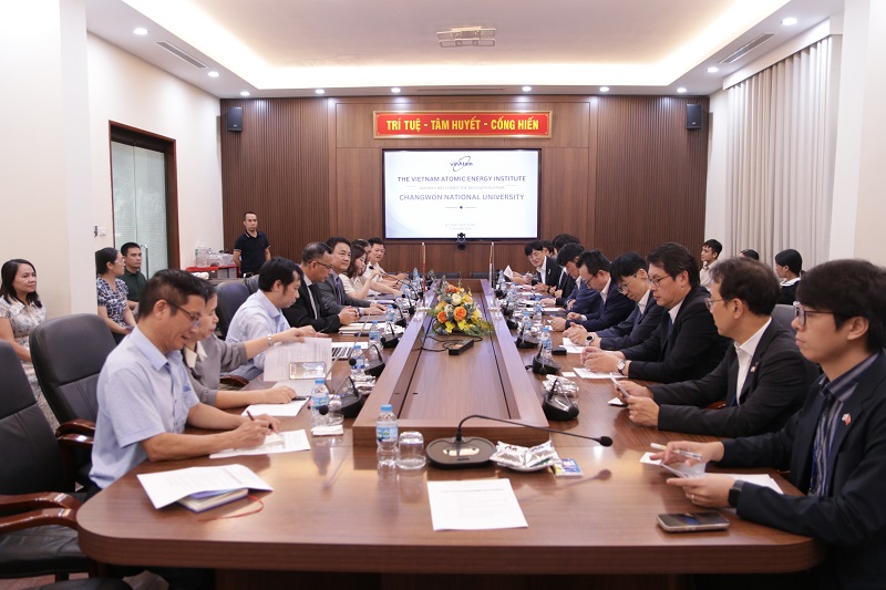 VINATOM cùng Đại học Quốc gia Changwon (Hàn Quốc) ký bản ghi nhớ hợp tác về khoa học và công nghệ hạt nhân VINATOM cùng Đại học Quốc gia Changwon (Hàn Quốc) ký bản ghi nhớ hợp tác về khoa học và công nghệ hạt nhân