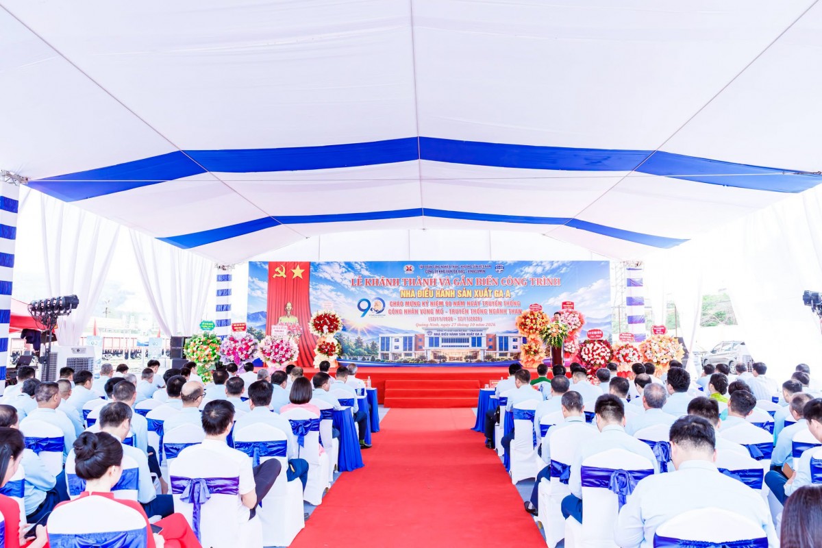 Khánh thành và gắn biển công trình Nhà điều hành sản xuất Ga A - Công ty Kho vận Đá Bạc