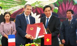 Pháp hỗ trợ Việt Nam phát triển nền kinh tế xanh