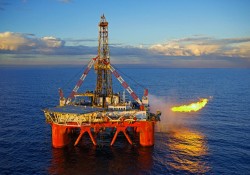 Khai thác dầu thô giảm 5,3% trong tháng Tư