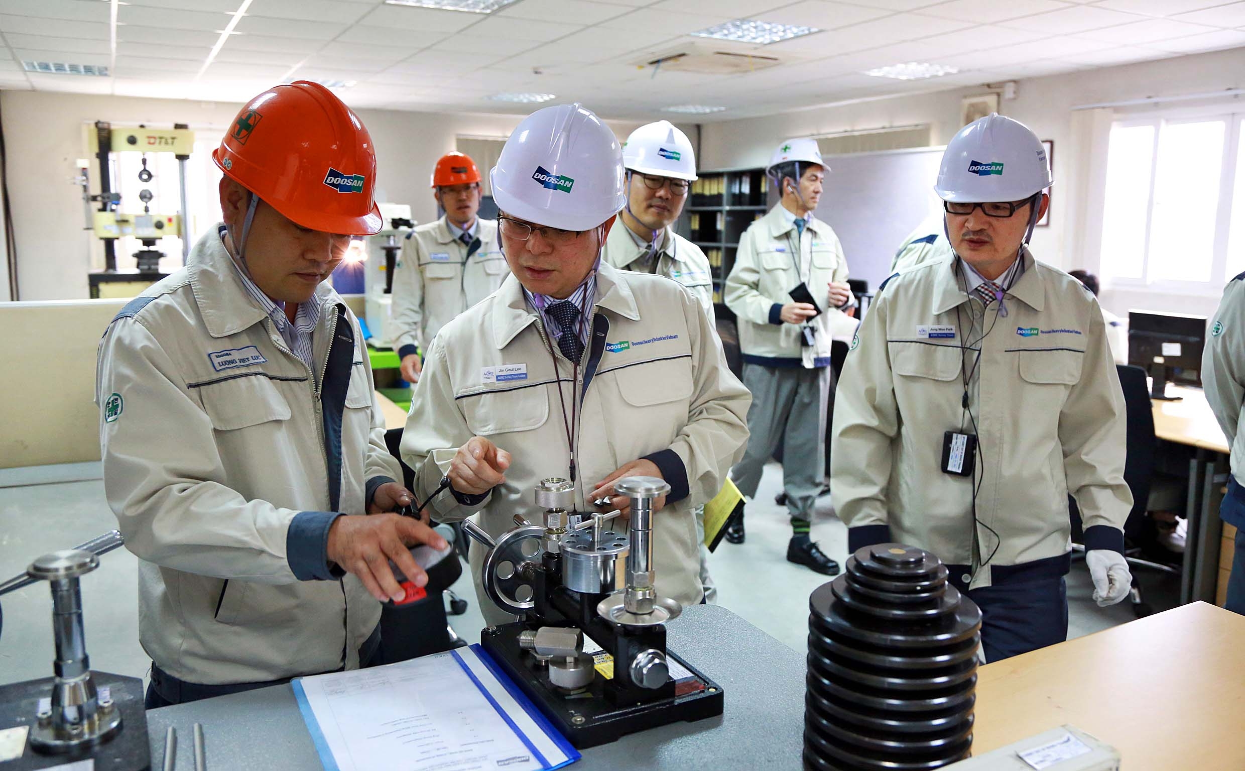 Doosan Vina trở thành nhà cung cấp các sản phẩm điện hạt nhân