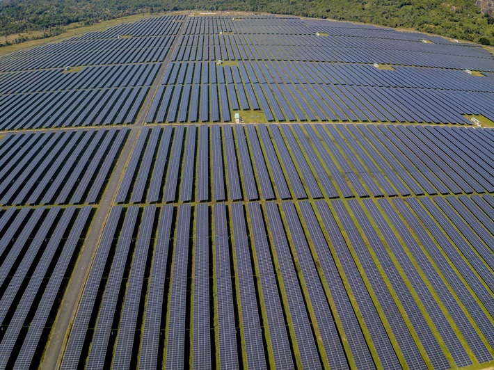 Công bố hoàn thành Nhà máy điện mặt trời Sao Mai - An Giang
