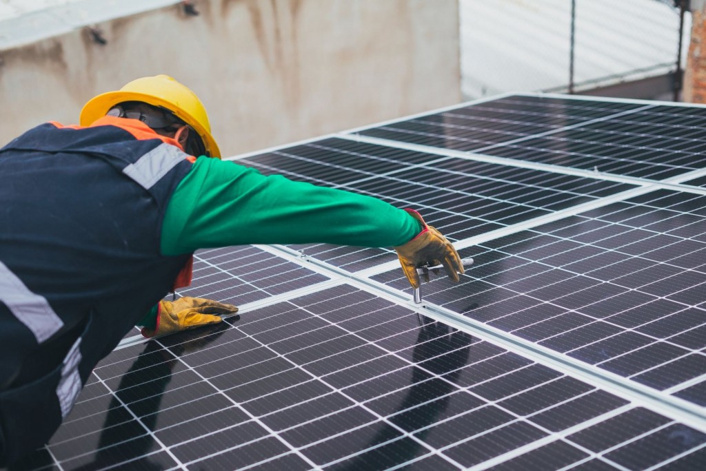 Lắp điện mặt trời mái nhà có phải đăng ký kinh doanh?