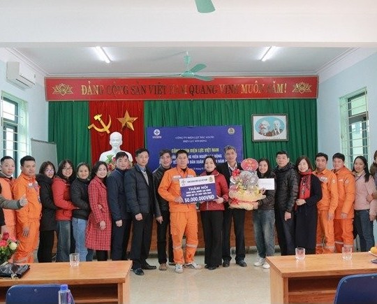 Công đoàn Điện lực Việt Nam thăm, chúc tết Điện lực Sơn Động (PC Bắc Giang)