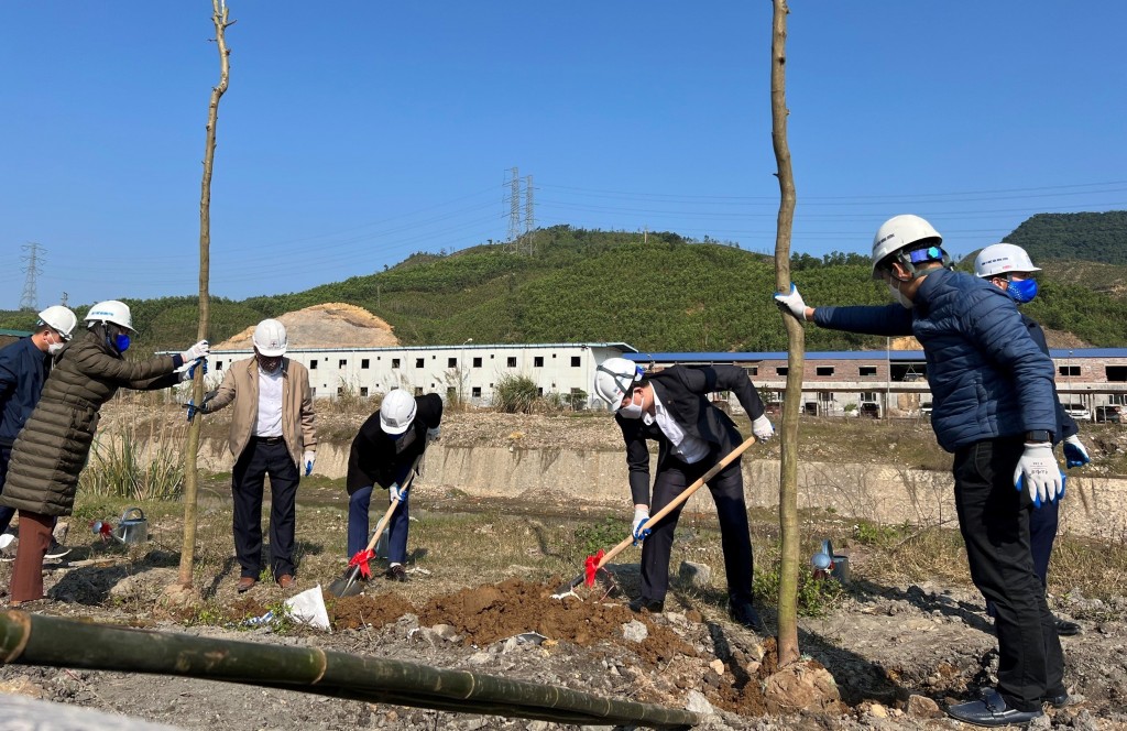 Nhiệt điện Mông Dương phát động Tết trồng cây Xuân Nhâm Dần 2022