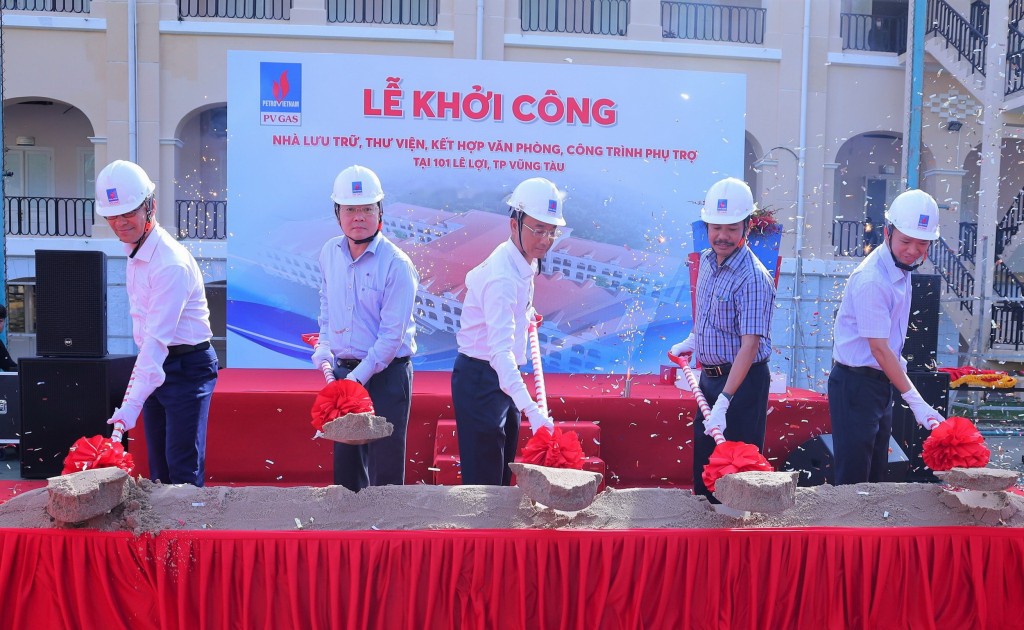 Xây dựng thư viện lưu trữ tư liệu ngành công nghiệp khí Việt Nam