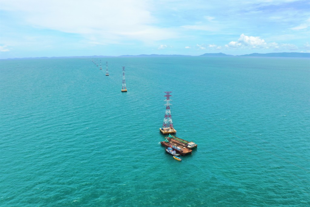 Nhìn lại công trình đường dây tải điện 220 kV vượt biển dài nhất Đông Nam Á