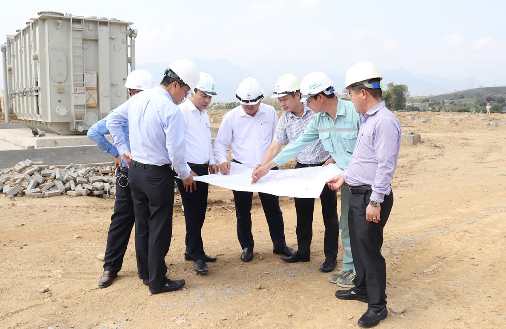 Nỗ lực đưa cụm dự án truyền tải điện 220kV Huội Quảng - Nghĩa Lộ - Việt Trì về đích