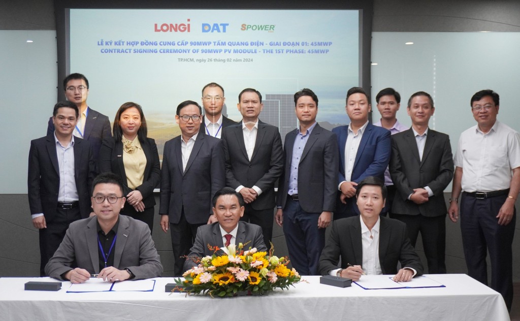 DAT Group, SPower và LONGi ký hợp đồng cung cấp 90MWp tấm quang điện với giai đoạn 1 là 45MWp