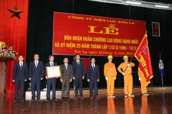 PC Sơn La đón nhận Huân chương Lao động hạng Nhất
