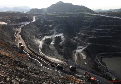 TKV tăng cường xây các cung đường chuyên dụng tại các mỏ