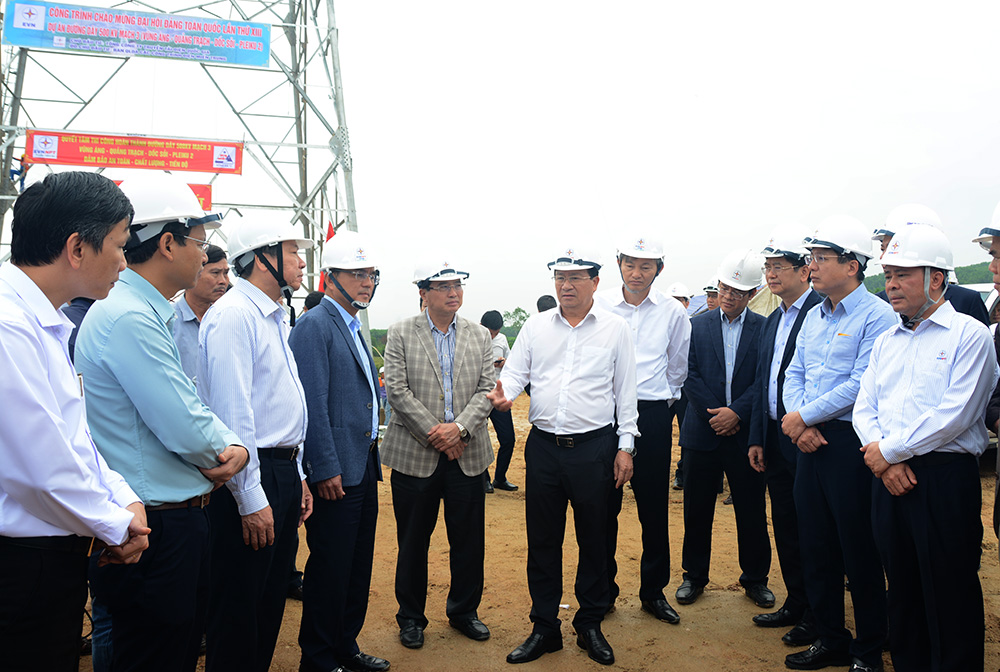 Phó Thủ tướng Trịnh Đình Dũng kiểm tra tiến độ ĐZ 500 kV mạch 3