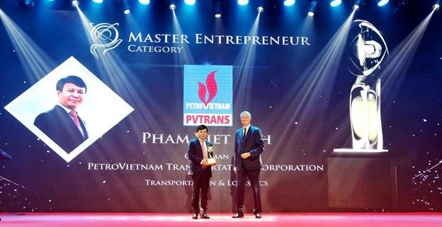 PVTrans nhận giải thưởng doanh nghiệp và doanh nhân xuất sắc 2021