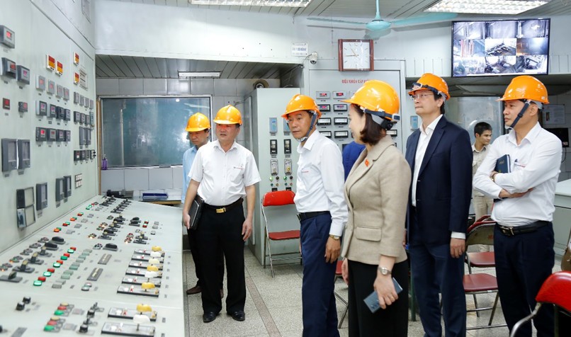 Đoàn ĐB Quốc hội tỉnh Ninh Bình làm việc với Công ty Nhiệt điện Ninh Bình