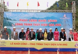 Khởi công dự án thủy điện Bản Ang