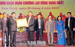 PC Nam Định đón nhận Huân chương Lao động hạng Nhất