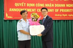 Doosan Vina đạt chứng nhận doanh nghiệp ưu tiên về hải quan