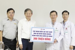EVN hỗ trợ kinh phí cho bệnh nhân Bệnh viện Ung bướu Đà Nẵng