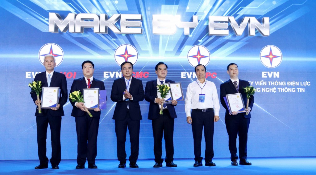 Công bố và trao thưởng cho các sản phẩm ‘Make by EVN’
