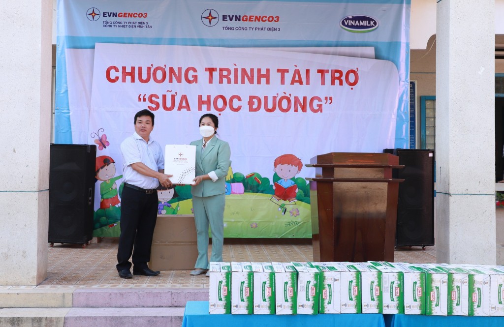 EVNGENCO3 tài trợ 1 tỷ đồng cho chương trình ‘sữa học đường’