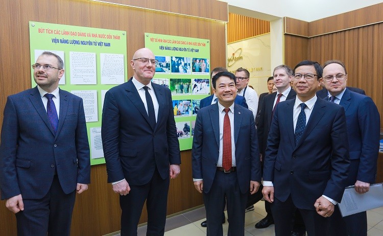 Phó Thủ tướng Liên bang Nga thăm Viện Năng lượng Nguyên tử Việt Nam