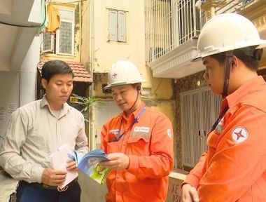 Đa dạng hình thức tuyên truyền tiết kiệm điện của EVNHANOI