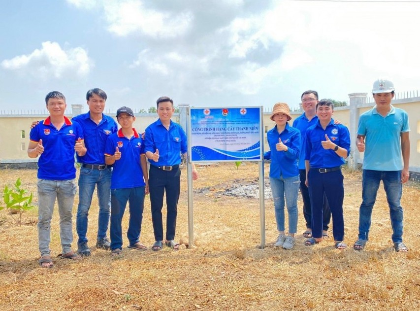 EPS triển khai nhiều hoạt động chào mừng các ngày lễ lớn