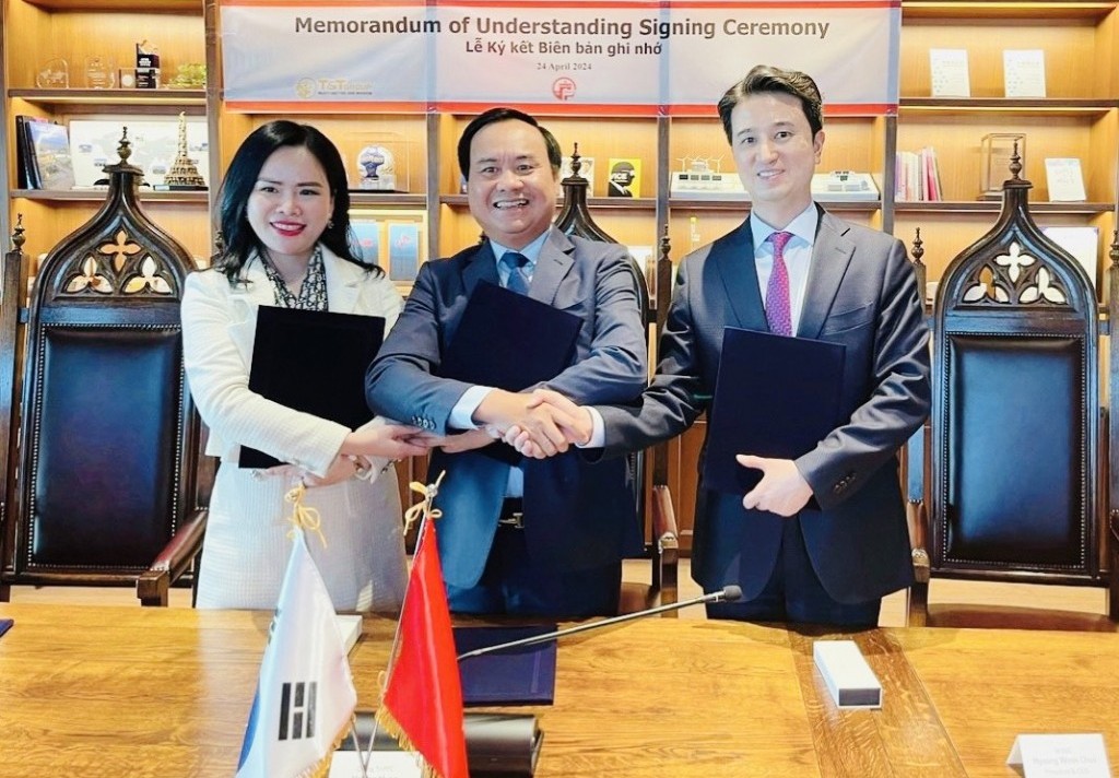 UBND tỉnh Quảng Trị và T&T Group ký hợp tác với SK (Hàn Quốc) về chuyển đổi năng lượng
