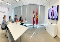 Ký hợp đồng khảo sát địa chất dự án trang trại điện gió ngoài khơi La Gàn