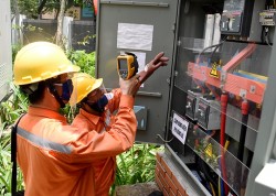 Nắng nóng cao điểm, EVN khuyến cáo sử dụng điện an toàn và hiệu quả