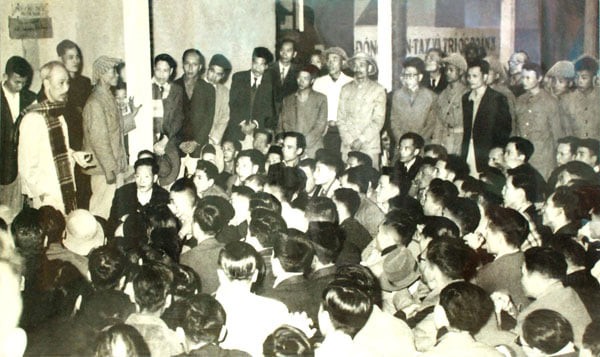 Kỷ niệm 132 năm Ngày sinh Chủ tịch Hồ Chí Minh: EVN học tập và làm theo lời Bác