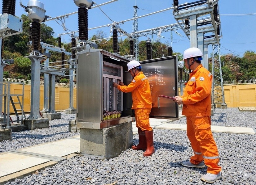 Bốn tháng đầu năm, EVNNPC khởi công và hoàn thành nhiều dự án lưới điện