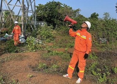 Công nhân Truyền tải điện Đắk Lắk với những ‘sáng kiến nhỏ, hiệu quả cao’