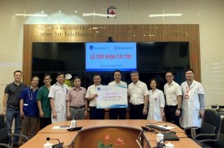 PV GAS trao tặng thiết bị y tế cho Bệnh viện Đại học Y Hà Nội